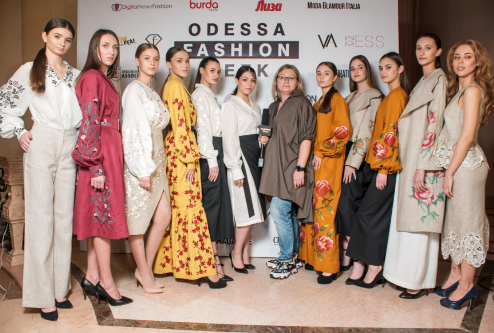 Ассоциация моды фонтейна занимается организацией. Неделя Одесской моды. Atta Fashion одежда.